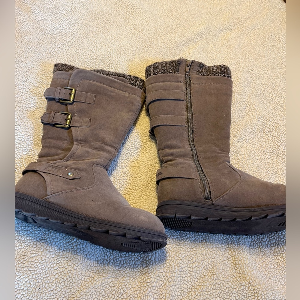Muclulks boots size 7 color brown